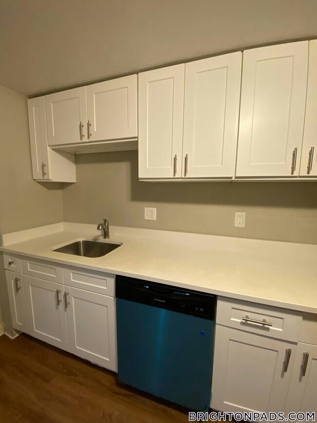 20 Kelley Ct, Boston, MA 02135 - photo 3