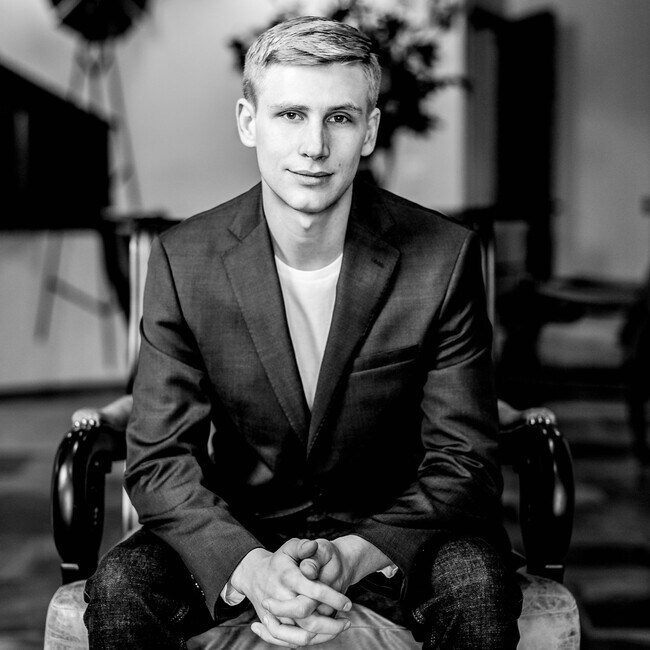 Agent Photo