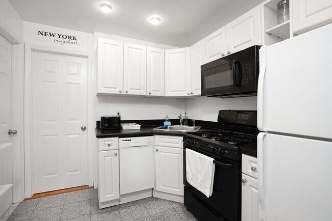 305 E 104th St unit ID1032015P, New York, NY 10029 - photo 5