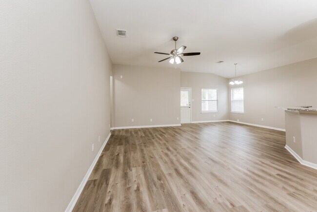31703 Forest Oak Park Ct, Conroe, TX 77385 - photo 4