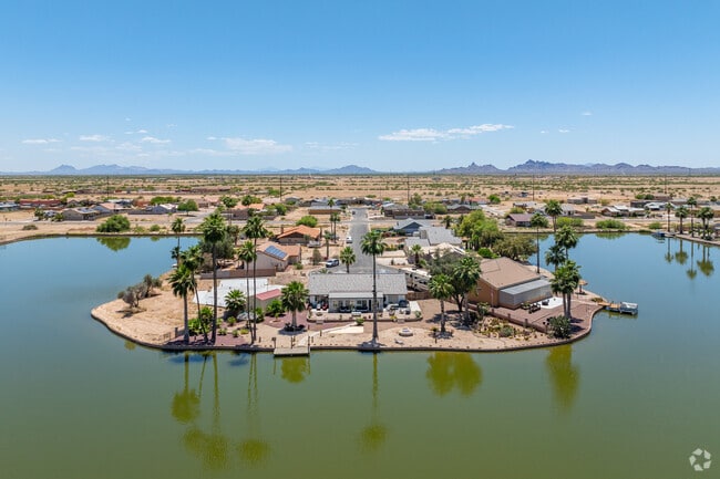 Arizona City's elegant waterfront homes are suitable for the retirement community.