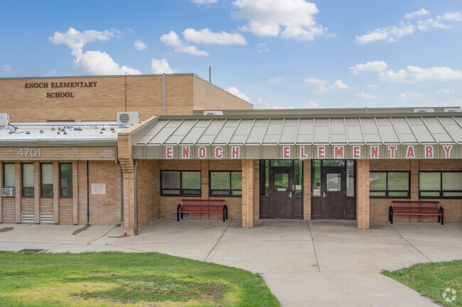 The student population of Enoch Elementary School is 593, and the school serves K-5.