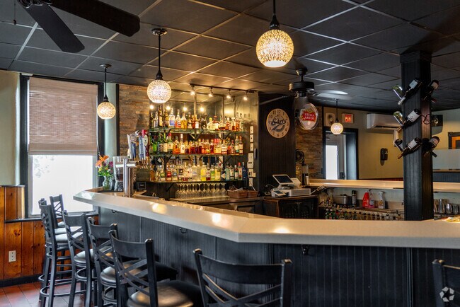 Earl's is a go-to place for dinner and drinks in Milford-Quakertown.