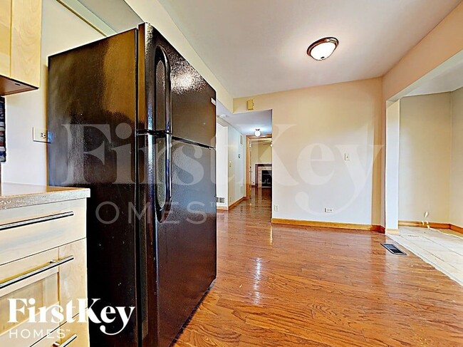 2615 Moss Ln, Aurora, IL 60504 - photo 6