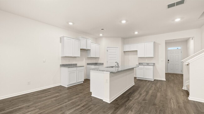 272 Abbott Rd, Statham, GA 30666 - photo 5