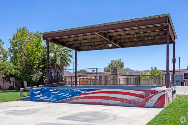 There is a stage at Livingston Memorial Park in Livingston.