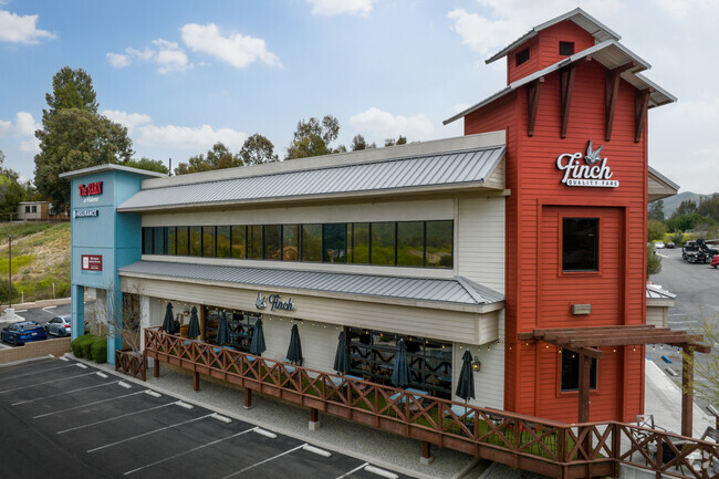 The Finch near La Cresta serves delicious modern country cuisine.