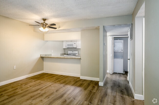 1BR, 1BA - 650SF