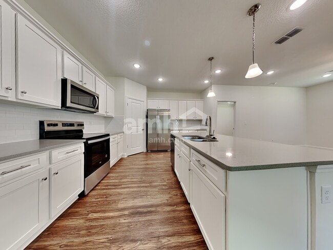 12644 Percy Ln, Jacksonville, FL 32218 - photo 3