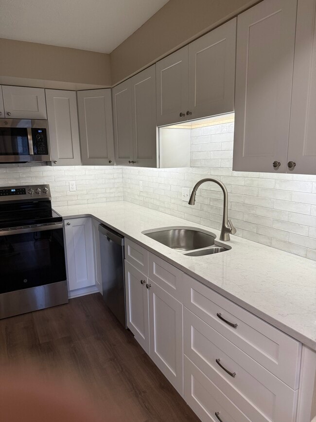 1390 Cedarwood Dr unit 1390, Westlake, OH 44145 - photo 3