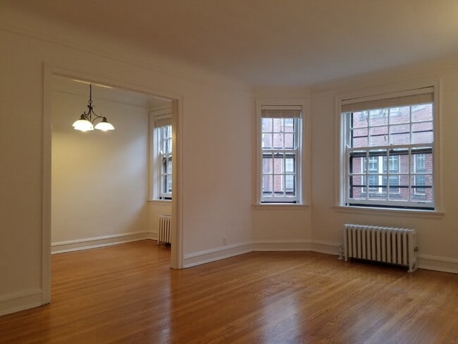 1639 W Touhy Ave unit 21-2S, Chicago, IL 60626 - photo 3