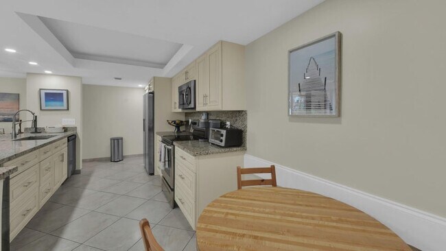 450 Egret Cir unit 450 Egret Circle 920, Delray Beach, FL 33444 - photo 3