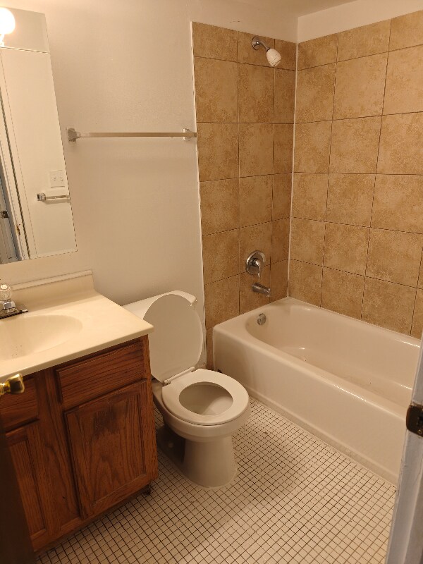 2208 W Nichols Rd unit C, Arlington Heights, IL 60004 - photo 6