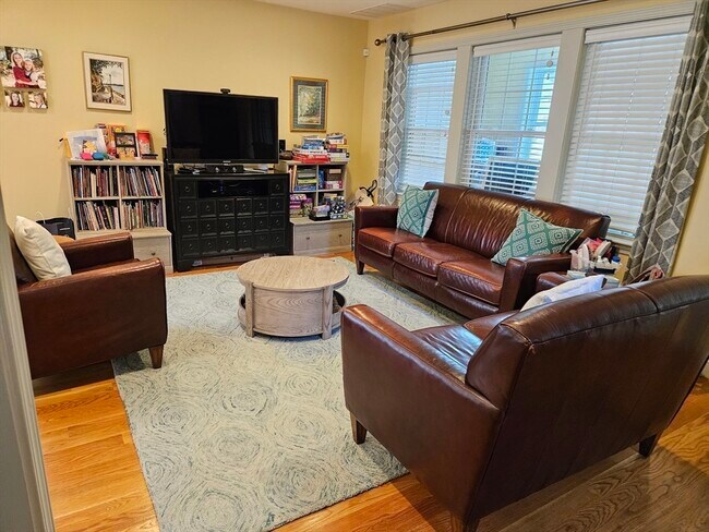 88 Milton St unit 1, Arlington, MA 02474 - photo 3