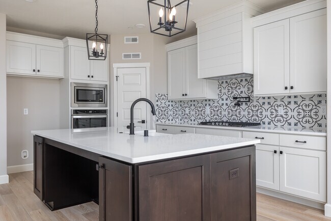 401 Pagget Ave unit 36472088, Winlock, WA 98596 - photo 2