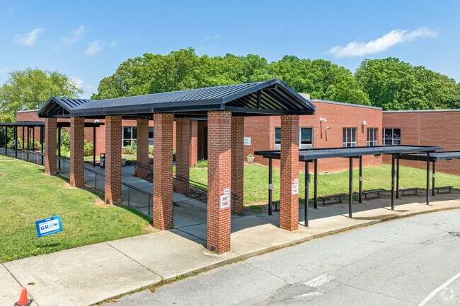 Florence Elementary scores a B+ on Niche.