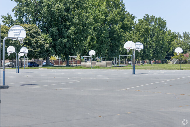 There are 278 students to every councelor at Chico Junior High School .