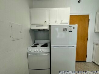 1223 Beacon St Unit 201, Brookline, MA 02446