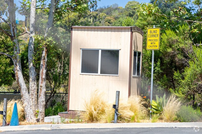 Saperstein Middle School