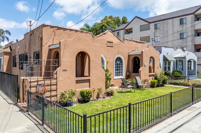 Central has a variety of mid-century homes mixed with newer condominiums.