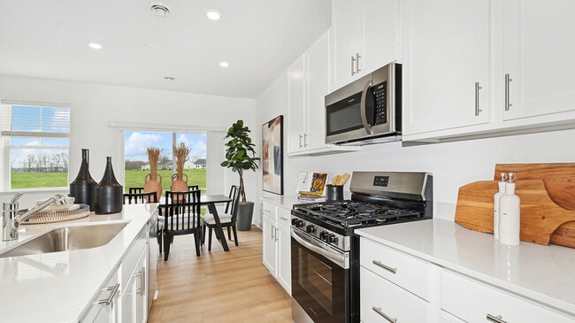 5431 Queens Dr NW, Rochester, MN 55901 - photo 3