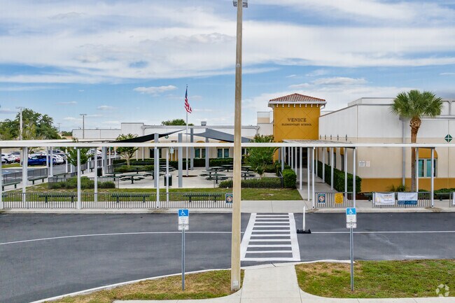 Venice Elementary has 540 students in grades K-5 with a student-teacher ratio of 13 to 1.