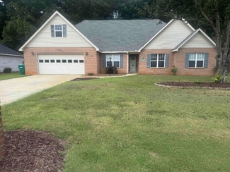 208 Golden Eagle Dr, Kathleen, GA 31047