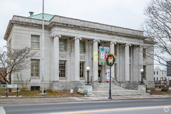 The Museum of Historic Hopkinsville has collections of objects from all over Hopkinsville.