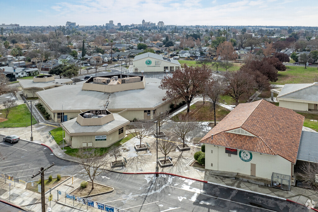 The entrance to Muir Elementary School in Fresno.