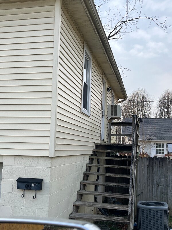 611 N Race St unit Garage, Glasgow, KY 42141 - photo 2