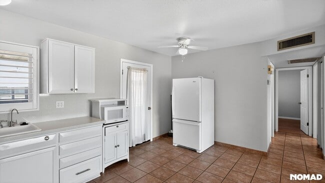 15431 N 23rd St, Phoenix, AZ 85022 - photo 4
