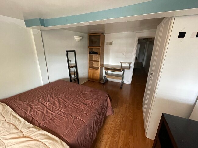 1013 St Paul St unit 4, Baltimore, MD 21202 - photo 7