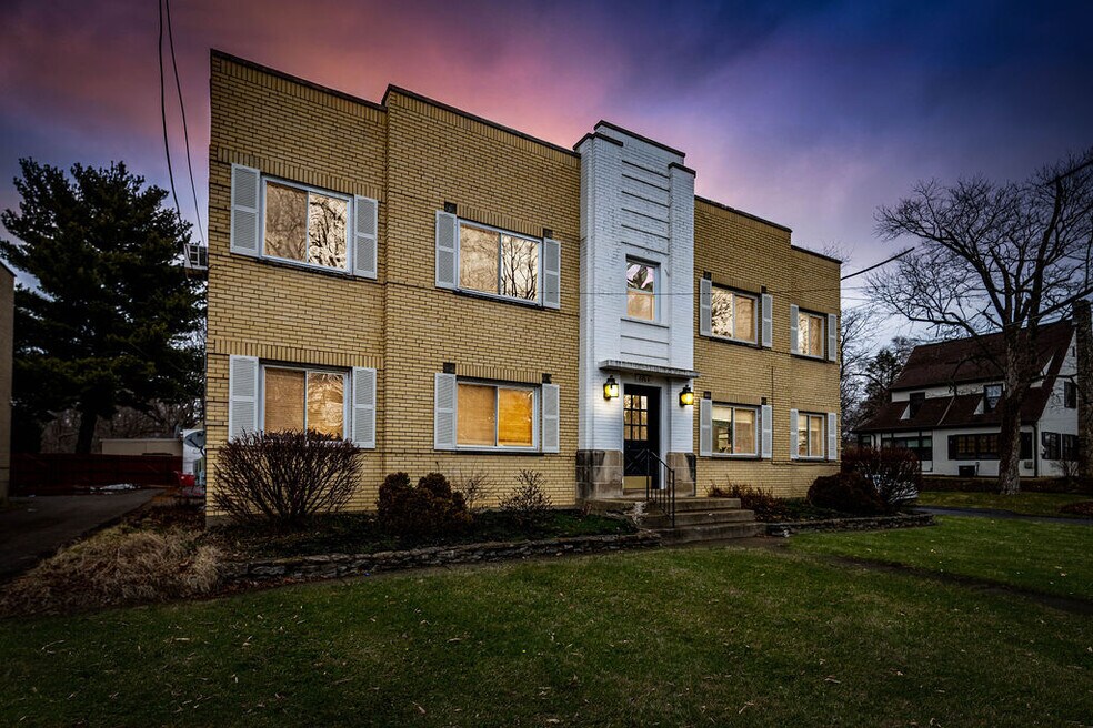 4864 Madison Rd unit 3, Cincinnati, OH 45227 - photo 1