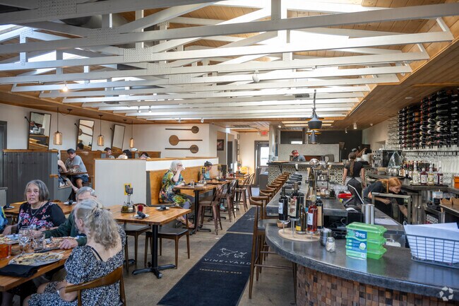 Pie and vine offers a wonderful dining experience in The 3 Tiers of Ashland.