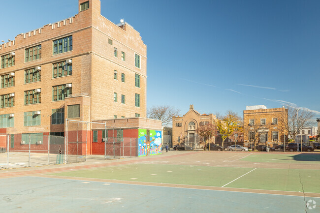 The school enrolls 67% economically disadvantaged students.