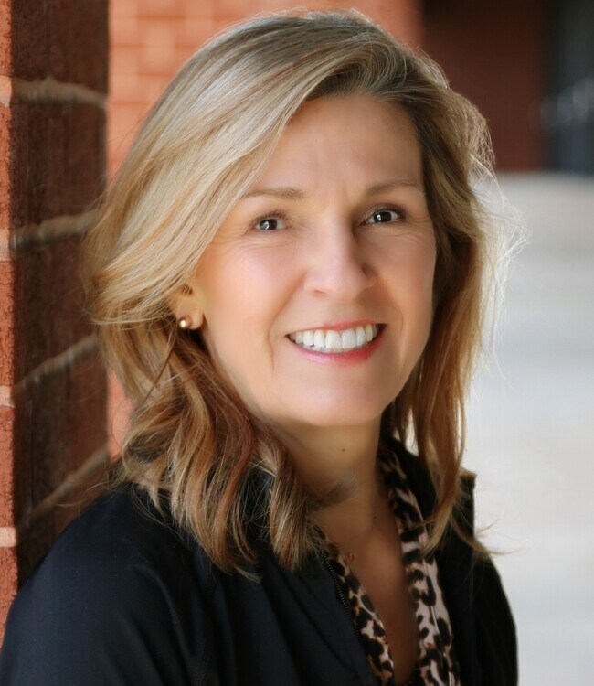 Louise Lamy