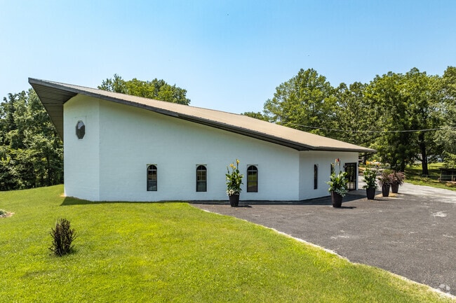 Students at Apostolic Christian School enjoy small class sizes.