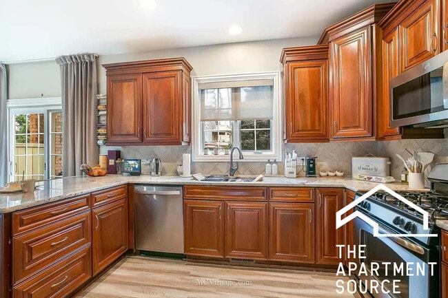 148 Kimball St, Elgin, IL 60120 - photo 2