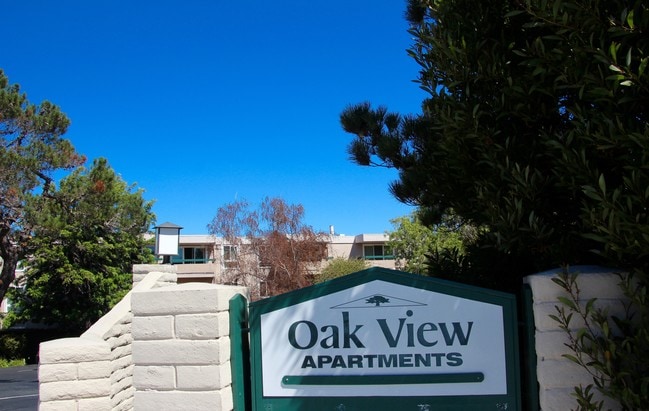Oak View entrance.