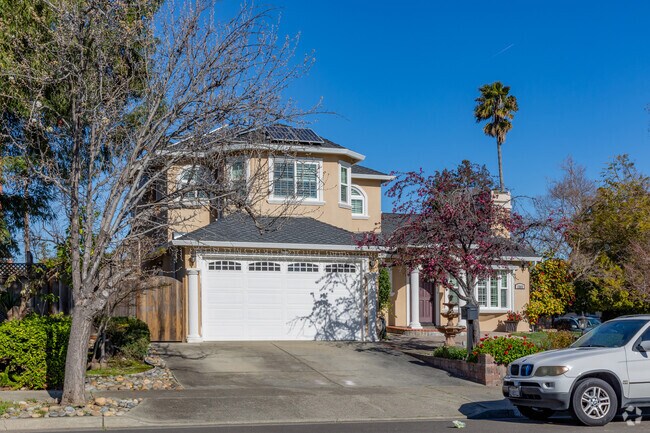New Mediterranean homes are popular in Hathaway neighborhood.