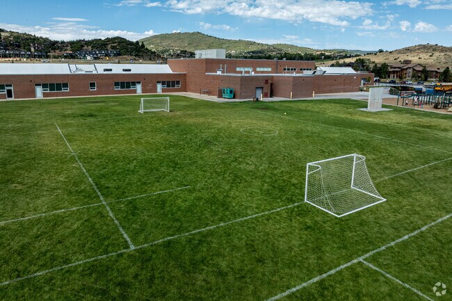 Jeremy Ranch Elementary School has a multi use sports field.