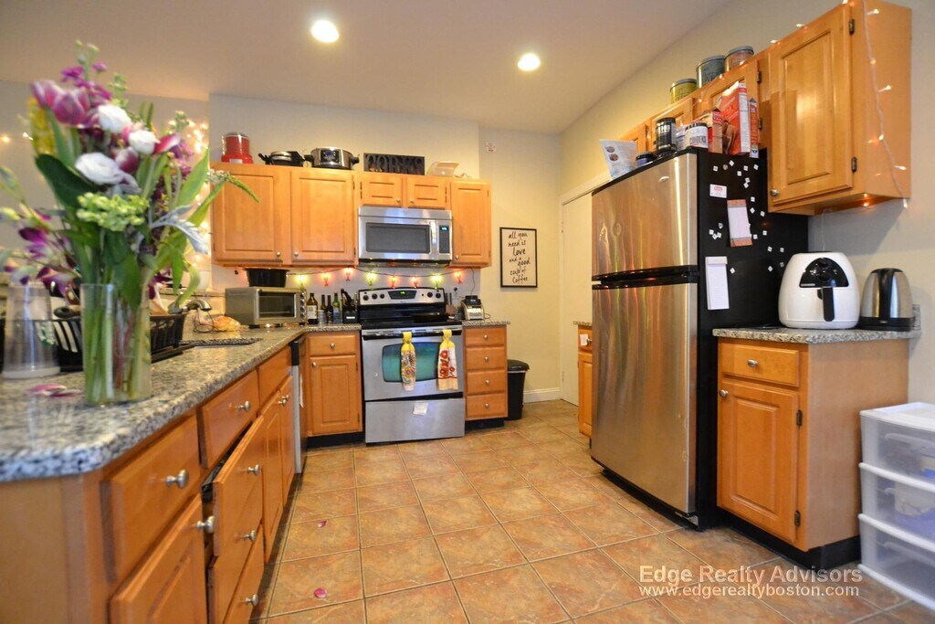 1388 Commonwealth Ave Unit 4, West Newton, MA 02465