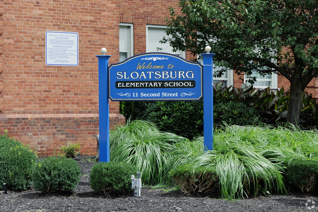Sloatsburg Elementary School is an above average public school.