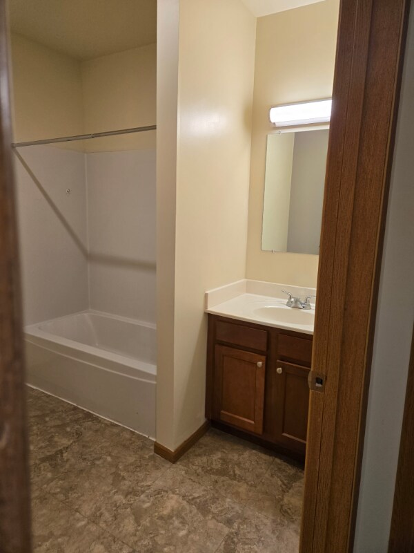 525 10th St W unit 525 10TH STREET WEST, Huntington, WV 25704 - photo 4