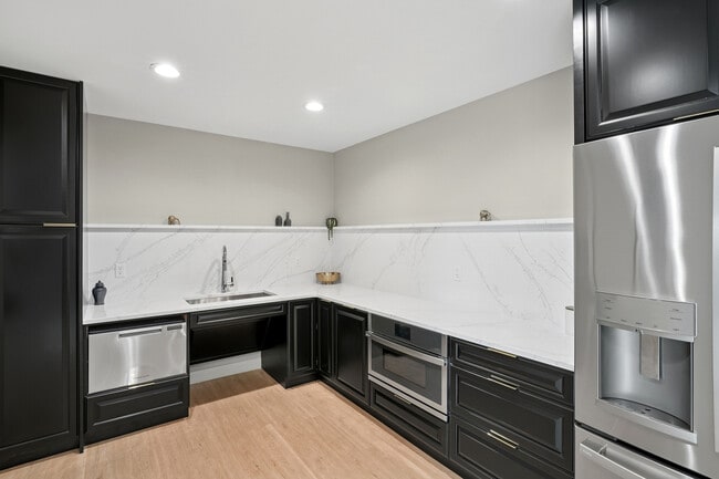 Center Place, Providence, RI 02903 - photo 7