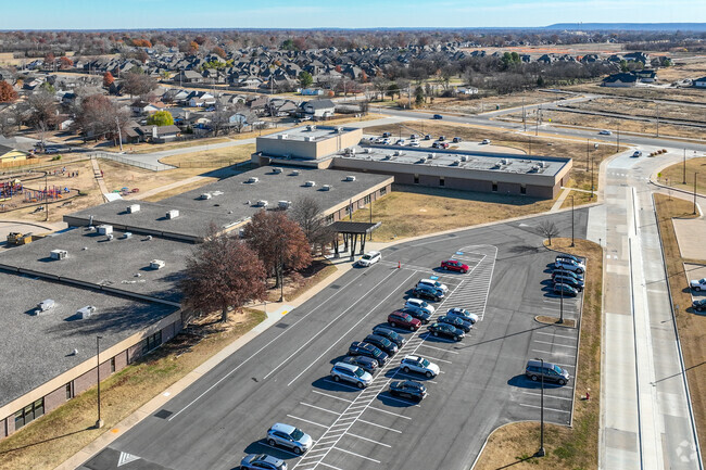 Wolf Creek Elementary receives an above average B+ on Niche.