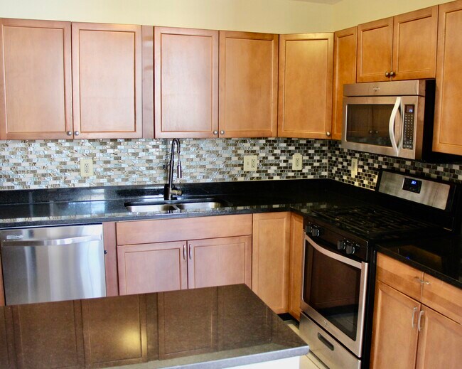 526 St Paul St unit 2, Baltimore, MD 21202 - photo 7