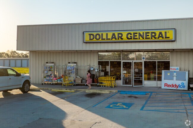 Dollar General is convenient stop, for quick grabs in Montegut, Louisiana.