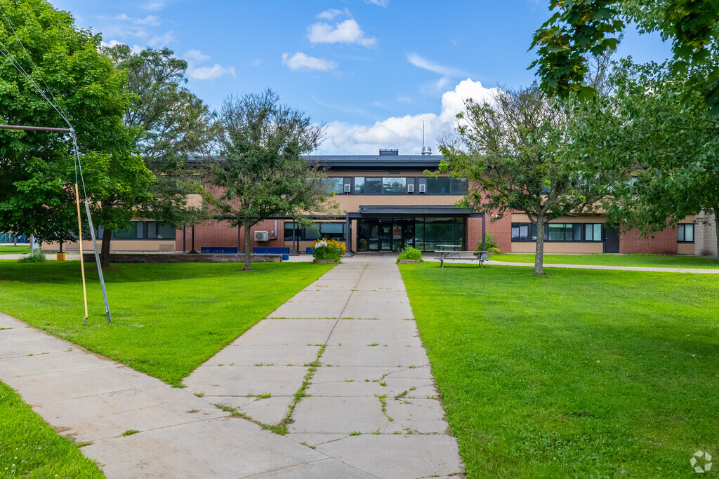 Milton Middle School is a public school located in Milton and serves grades 5-8.
