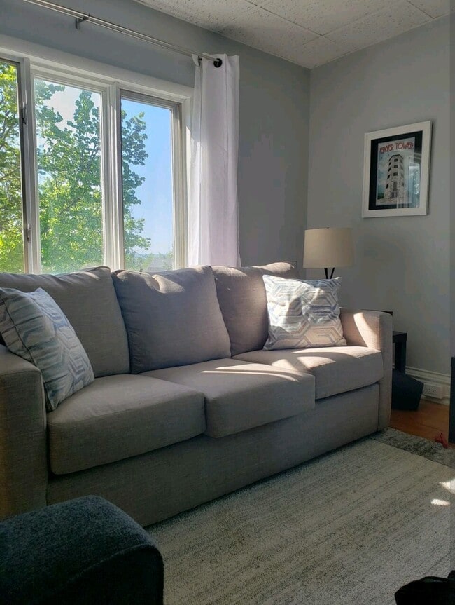 811 W 4th St, Duluth, MN 55806